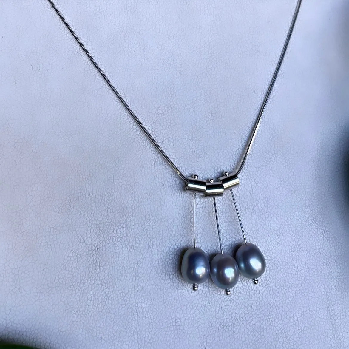 3 Pivot Pearl Necklace