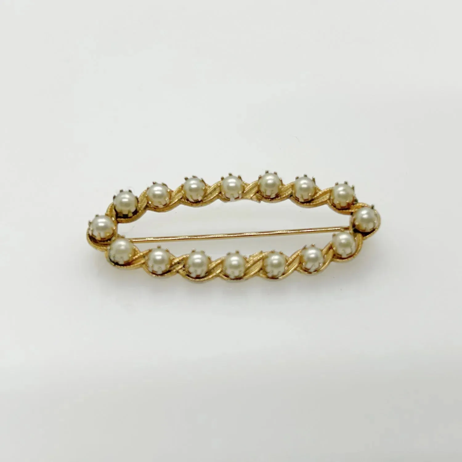 Elegant Vintage Marquise Shaped Faux Pearl Brooch