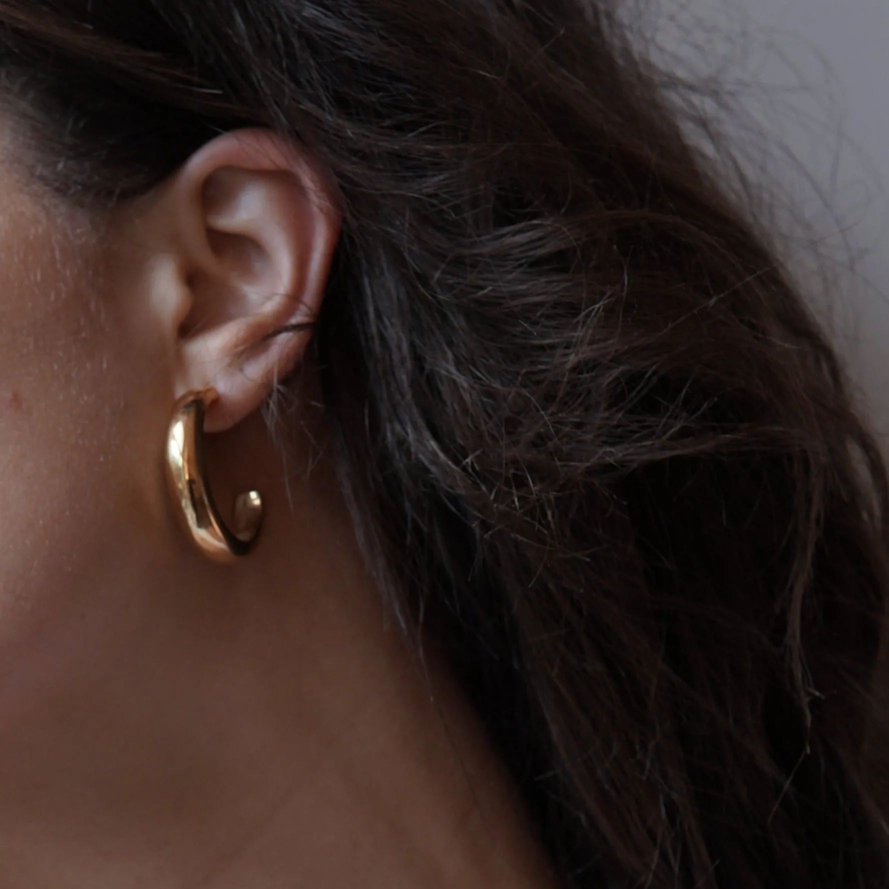 THE HARPER HOOP LARGE - 18k gold plated