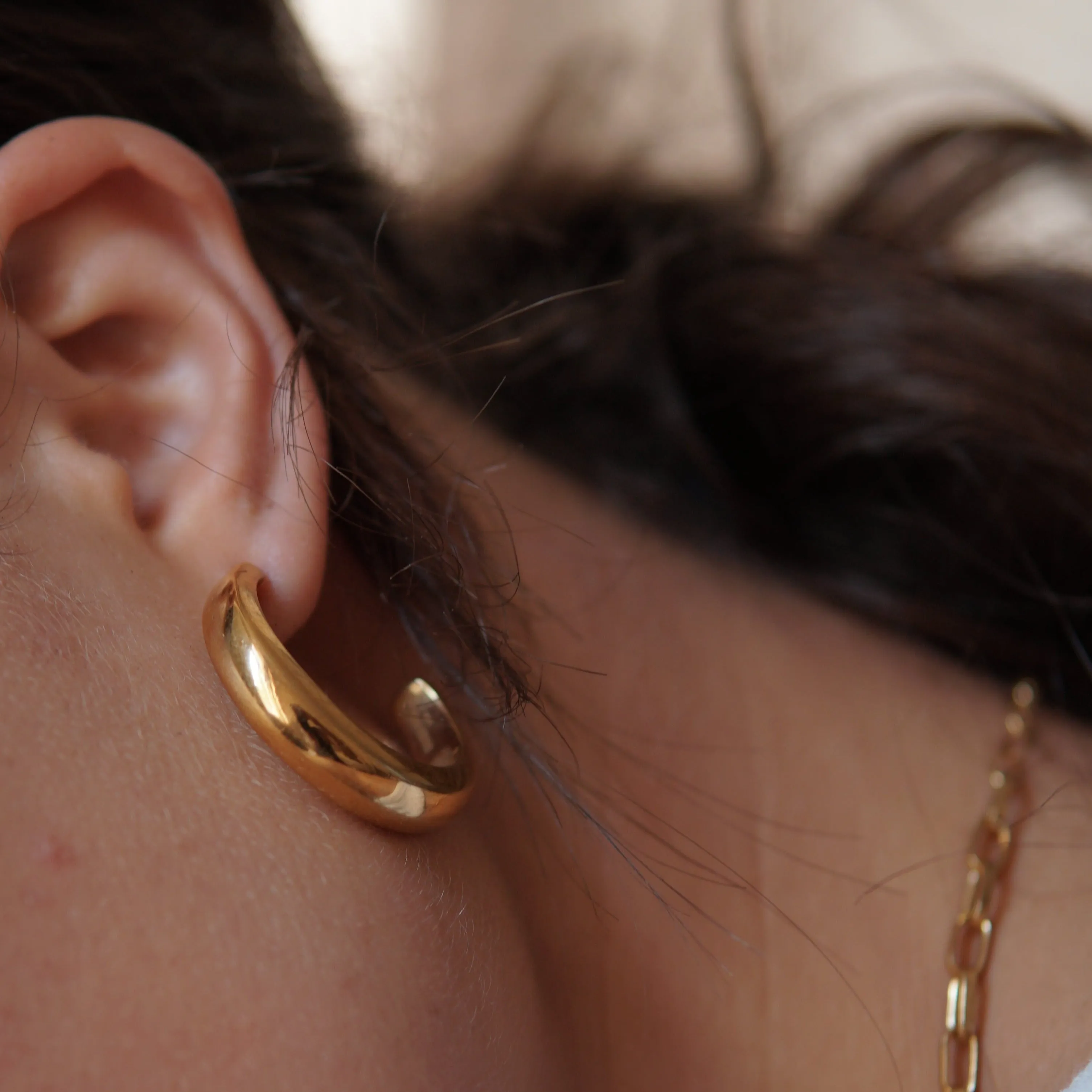 THE HARPER HOOP LARGE - 18k gold plated