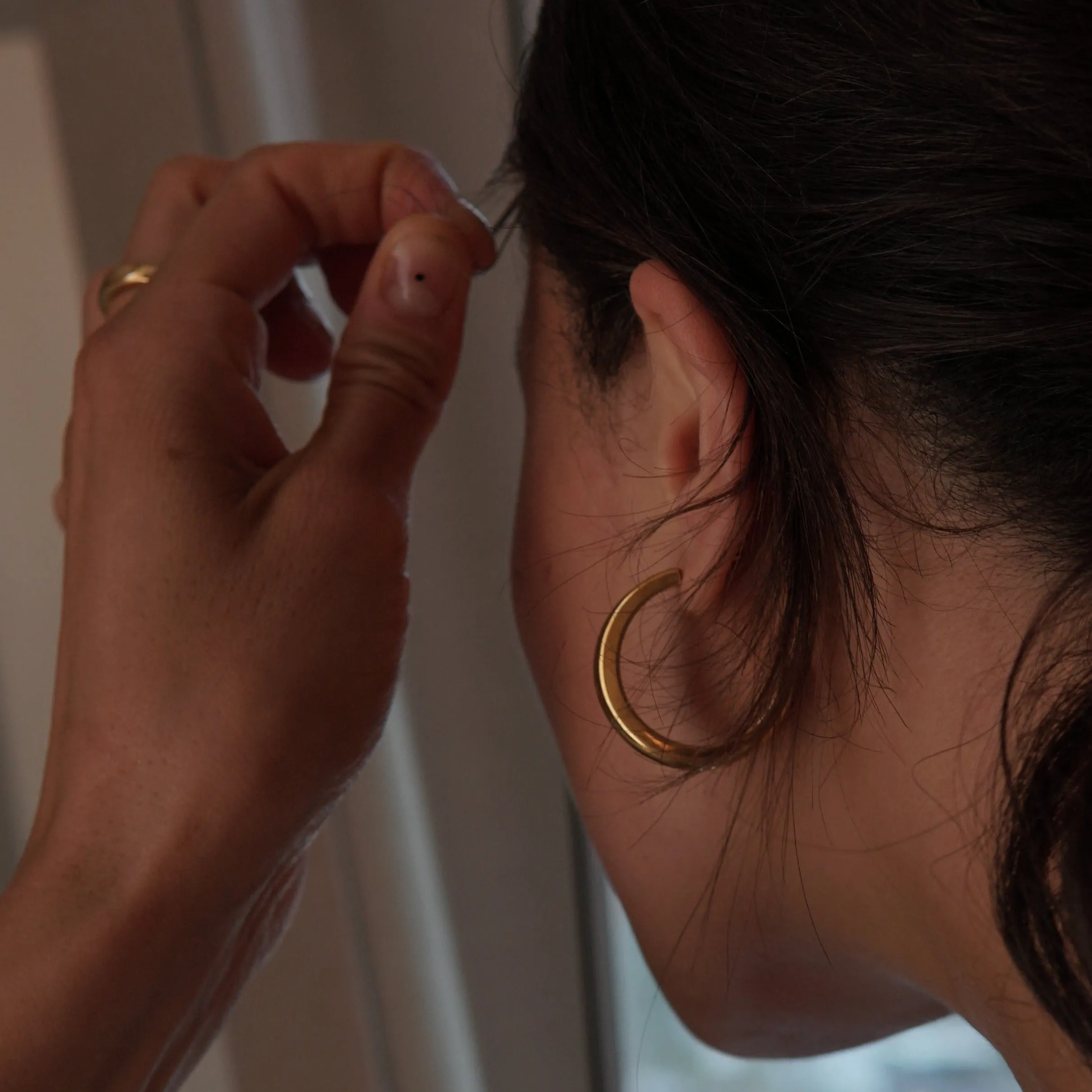 THE HARPER HOOP LARGE - 18k gold plated